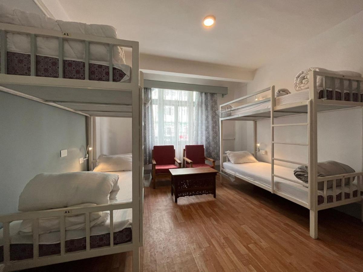 Mellow Fellow Hostel กังต็อก ภายนอก รูปภาพ